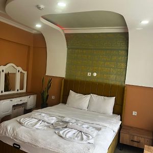 Camera con letto queen size